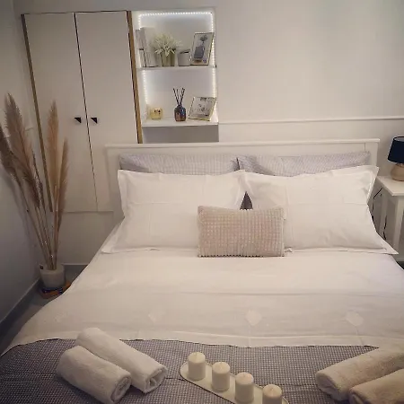 Old Pearl Apartment