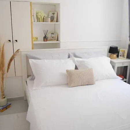 Old Pearl Apartment