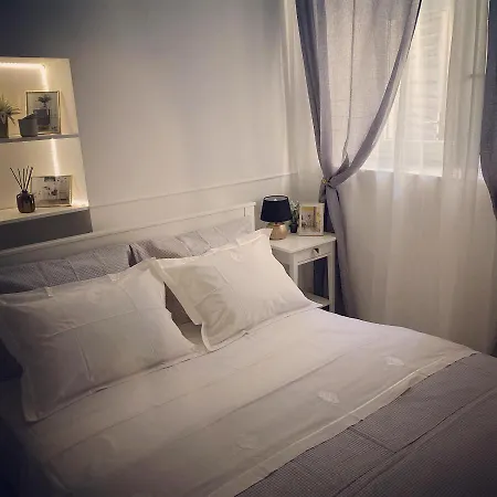Old Pearl Apartment *